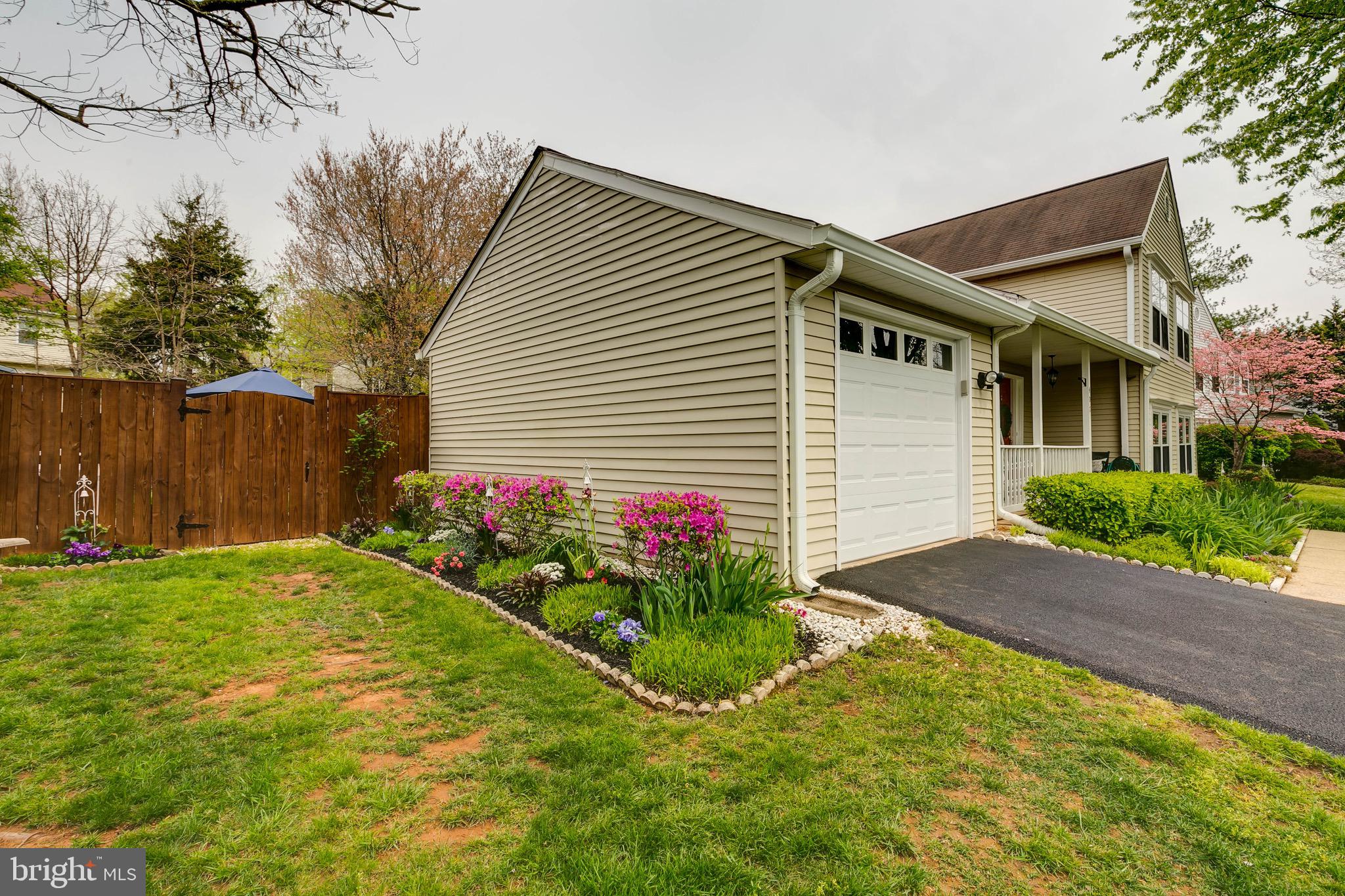 407 Spring Ridge Court Sterling, VA 20164 - Photo 6 of 50 Gallery Image 6
