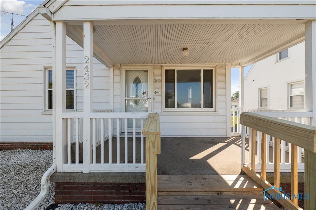 2432 Brown Road Oregon, OH 43616 - Photo 2 of 23 Photo 2