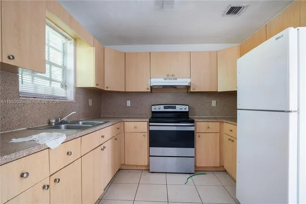 $2,650 | 415 Northwest 60th Way, Unit 1, Hollywood, FL 33024