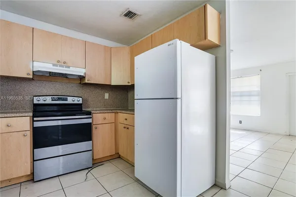 $2,650 | 415 Northwest 60th Way, Unit 1, Hollywood, FL 33024