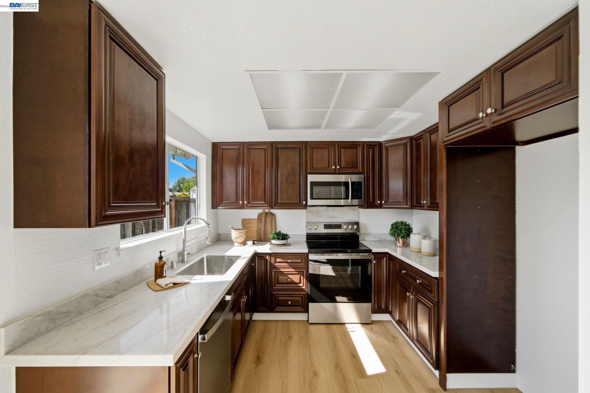 1686 Rhododendron Drive Livermore, CA 94551 - Photo 15 of 47