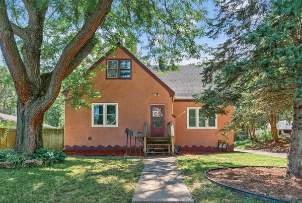 $360,000 | 1562 Ivy Avenue East, St. Paul, MN 55106