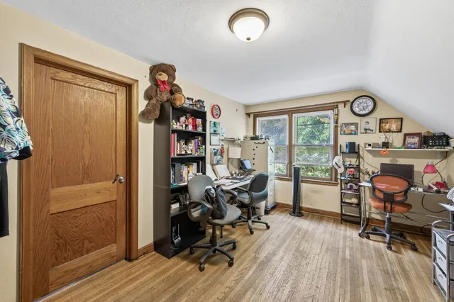 $379,900 | 1562 Ivy Avenue East, St. Paul, MN 55106