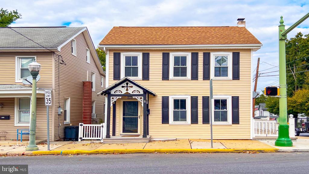 379 East Main Street Lititz, PA 17543 - Photo 1 of 31