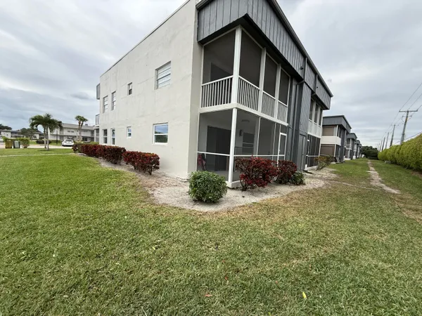 $2,200 | 216 Normandy Lane, Unit E, Delray Beach, FL 33484