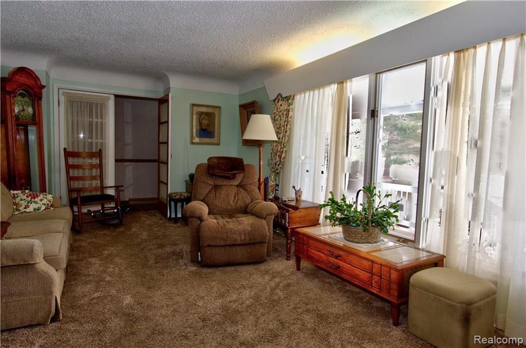 6107 East River Road Flushing, MI 48433 - Photo 4 of 23