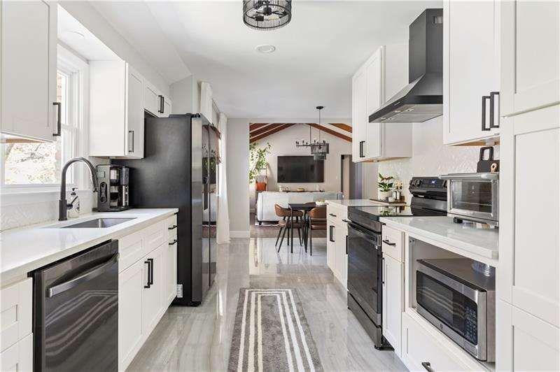 5925 Old Bill Cook Road Atlanta, GA 30349 - Photo 3 of 49