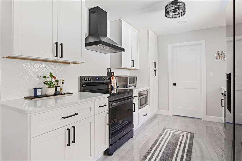 5925 Old Bill Cook Road Atlanta, GA 30349 - Photo 4 of 49