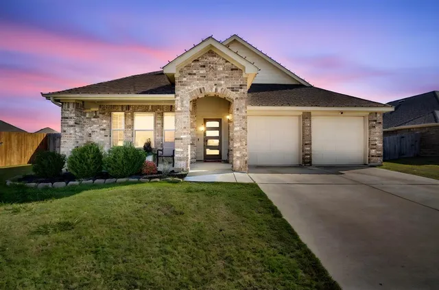 $320,000 | 254 Equestrian Drive, Waxahachie, TX 75165