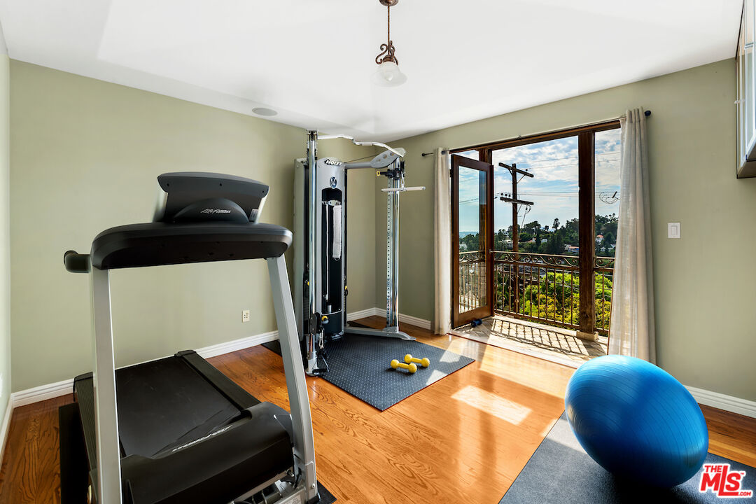 2604 Rutherford Drive Los Angeles, CA 90068 - Photo 19 of 23