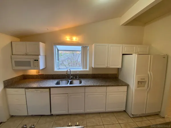 $4,300 | 9516 Larrabee Avenue, San Diego, CA 92123