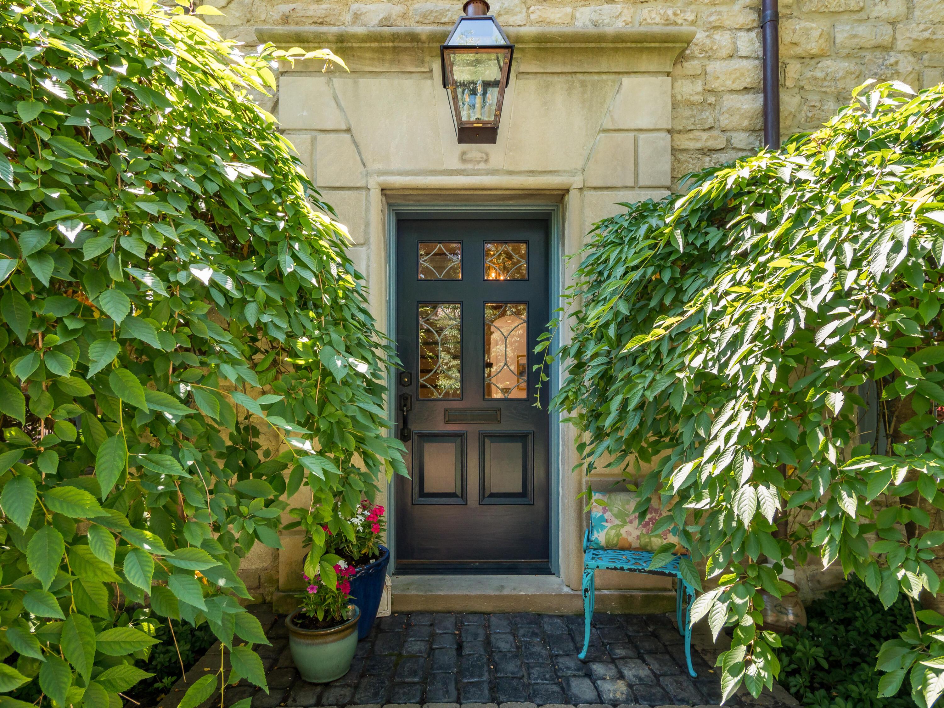 35 South Cassingham Road Columbus, OH 43209 - Photo 2 of 53 Gorgeous Entry and Approach