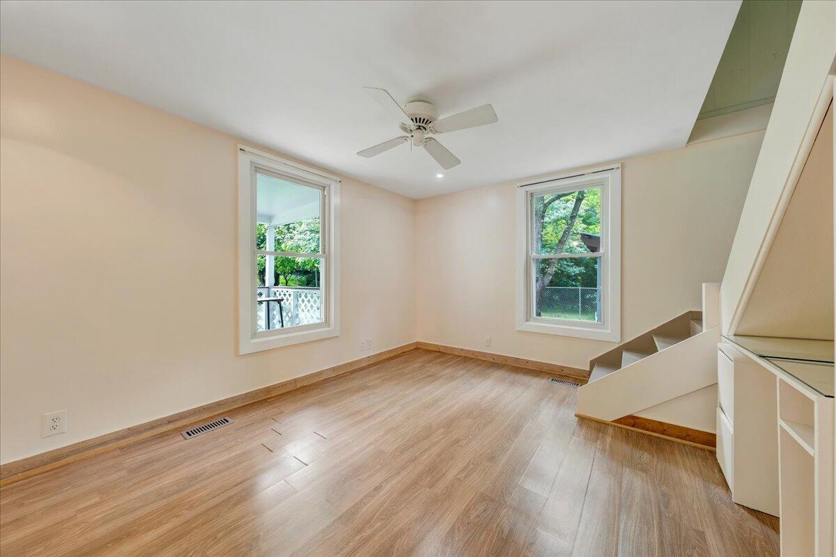 3386 Hogan Road Southeast Roanoke, VA 24014 - Photo 11 of 49 10-MIB04820