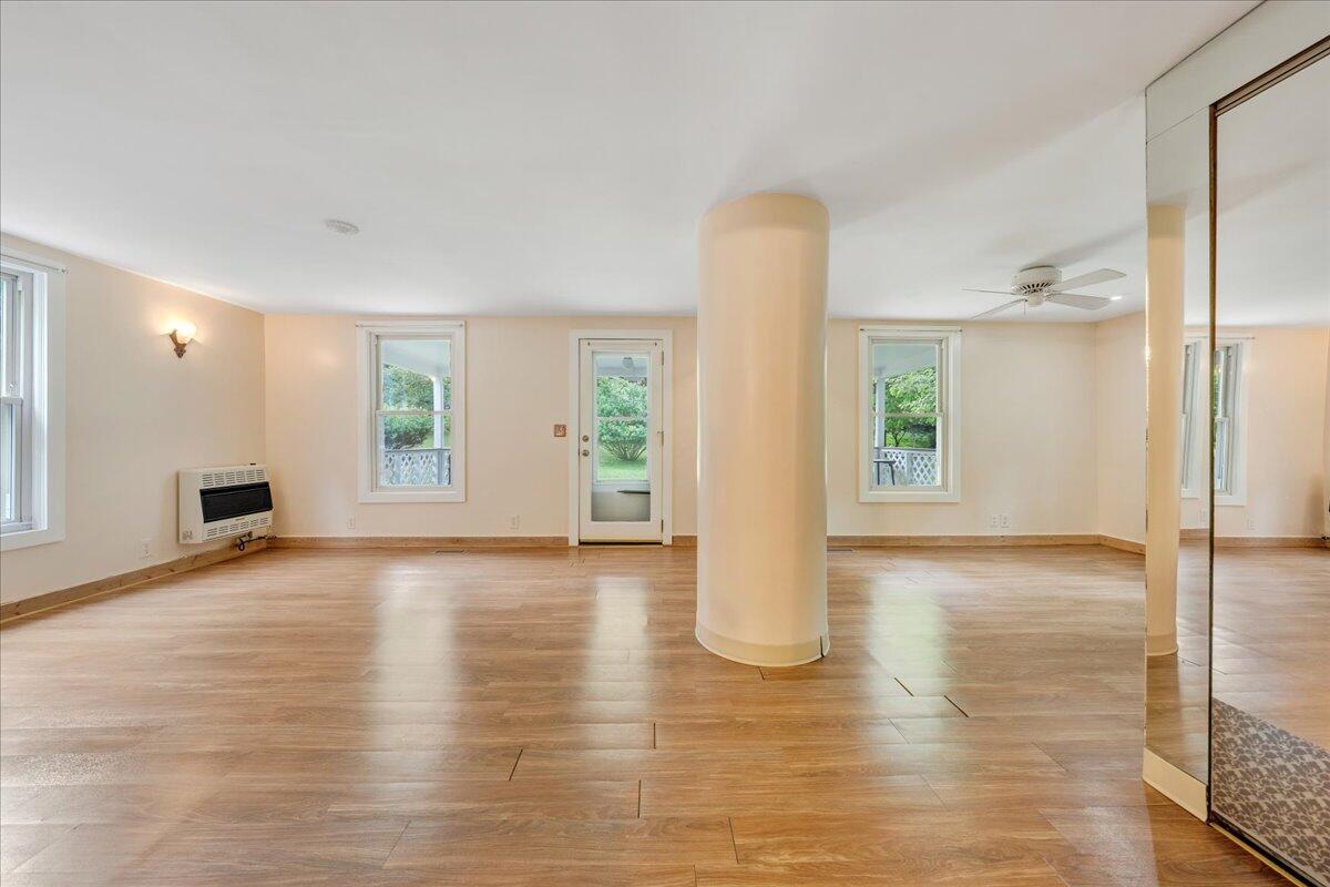 3386 Hogan Road Southeast Roanoke, VA 24014 - Photo 10 of 49 09-MIB04817