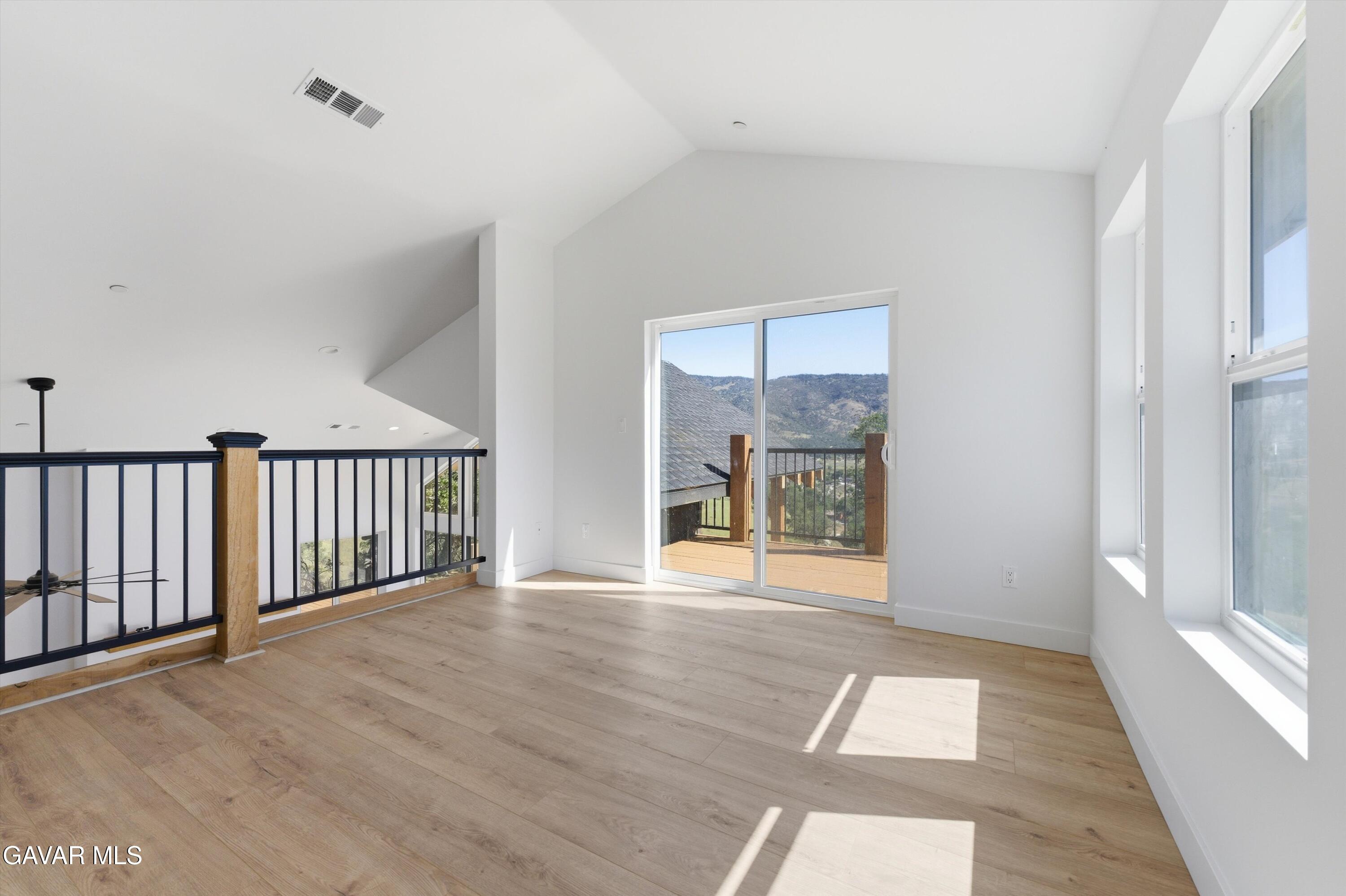 28460 Ridgeview Court Tehachapi, CA 93561 - Photo 30 of 66 25-JYP05393