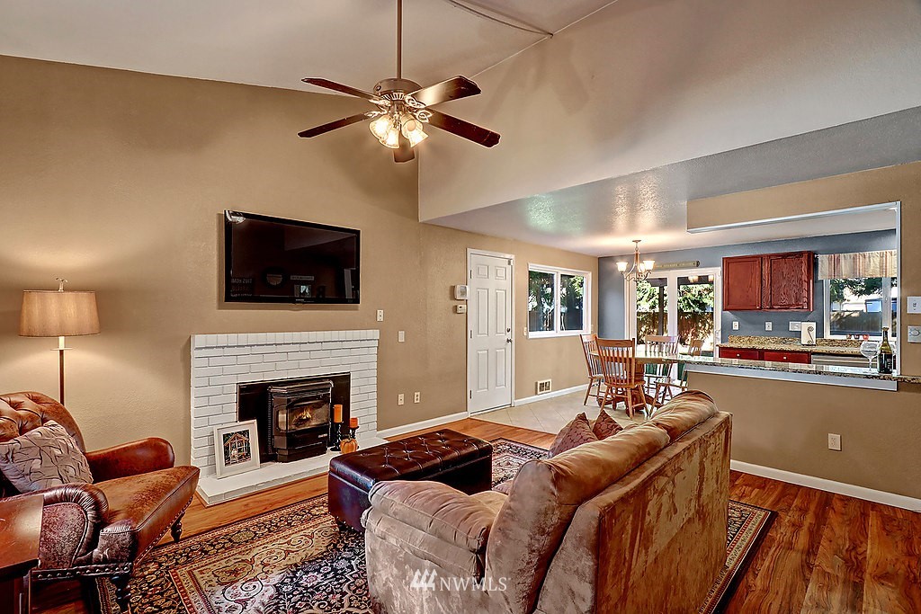 2909 166th Place Southeast Bothell, WA 98012 - Photo 3 of 18