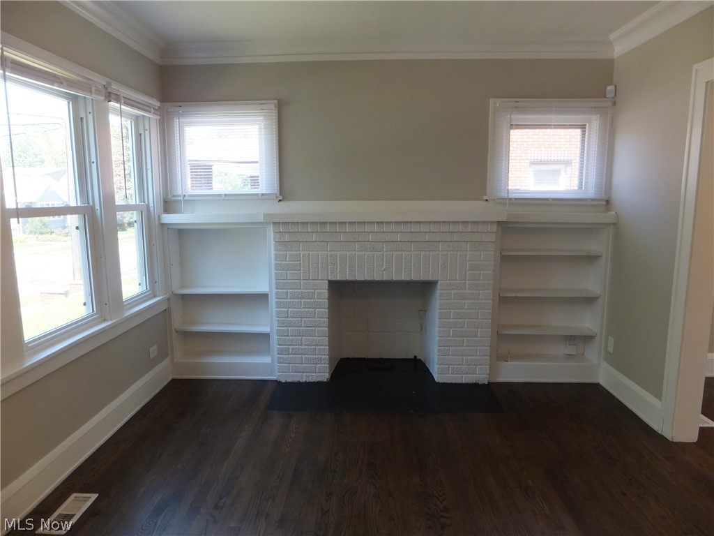 2393 South Taylor Road Cleveland, OH 44118 - Photo 5 of 25 Gallery Image 5