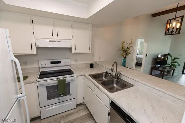 $1,550 | 1420 Academy Boulevard, Unit 104, Cape Coral, FL 33990