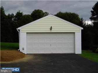 600 Corner Ketch Road Downingtown, PA 19335 - Photo 10 of 12 Garage