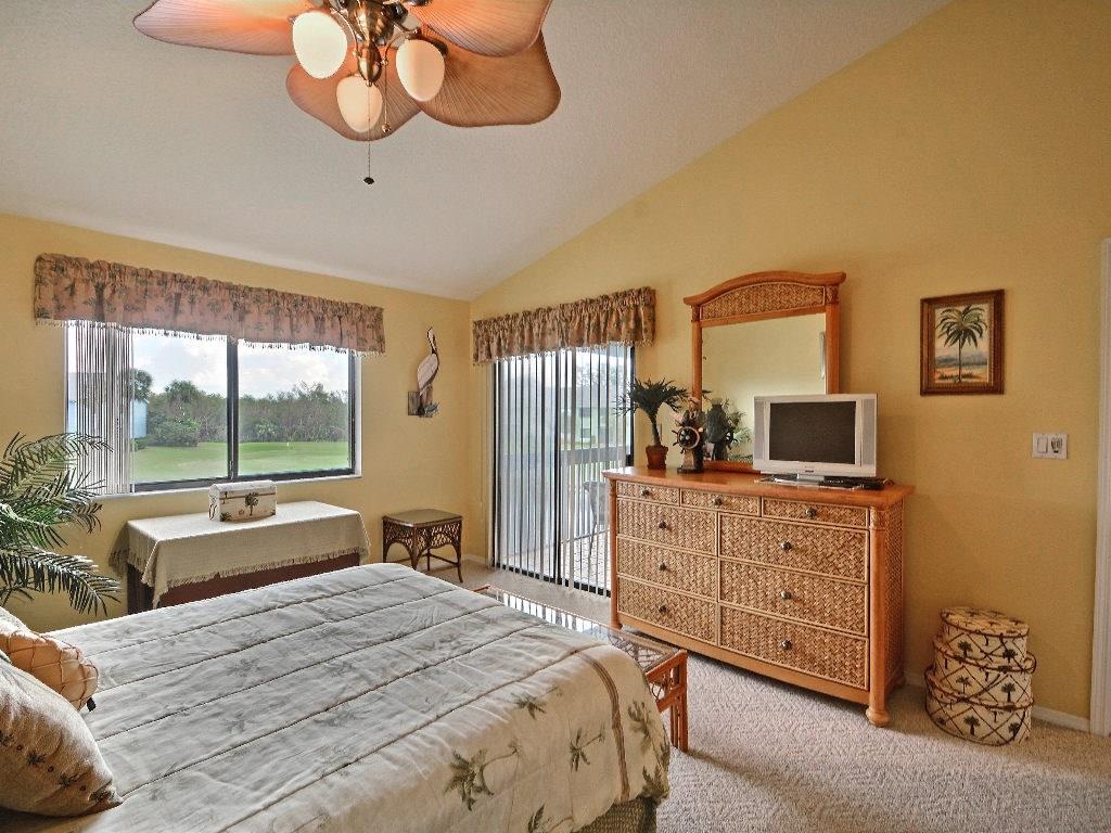 5720 Pelican Pointe Drive, Unit 3 Sebastian, FL 32958 - Photo 12 of 32