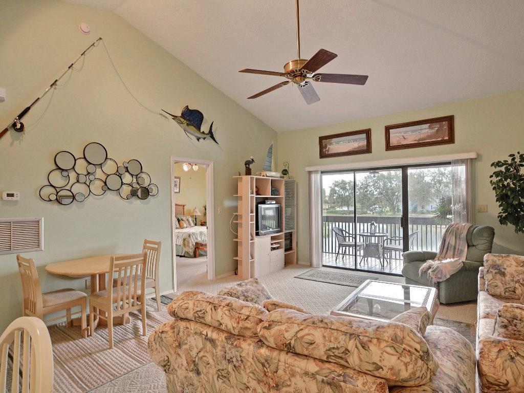 5720 Pelican Pointe Drive, Unit 3 Sebastian, FL 32958 - Photo 3 of 32