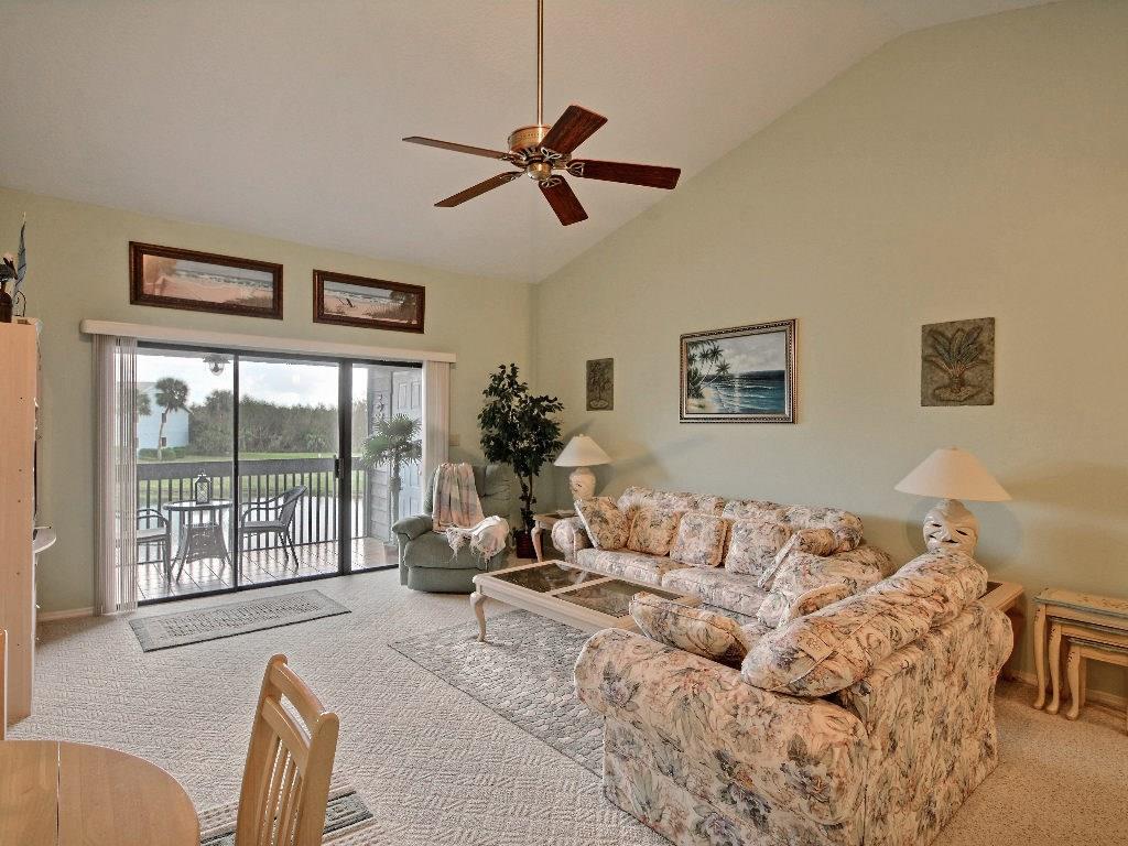 5720 Pelican Pointe Drive, Unit 3 Sebastian, FL 32958 - Photo 4 of 32
