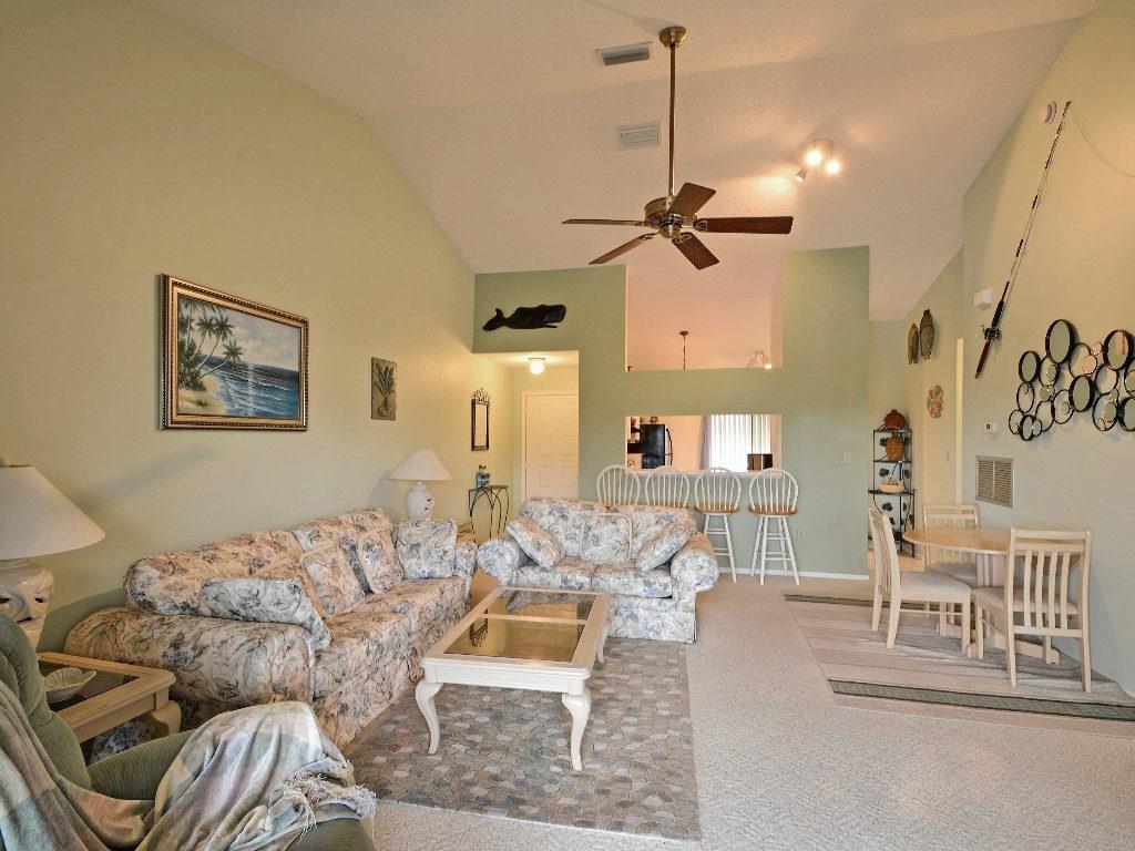 5720 Pelican Pointe Drive, Unit 3 Sebastian, FL 32958 - Photo 5 of 32