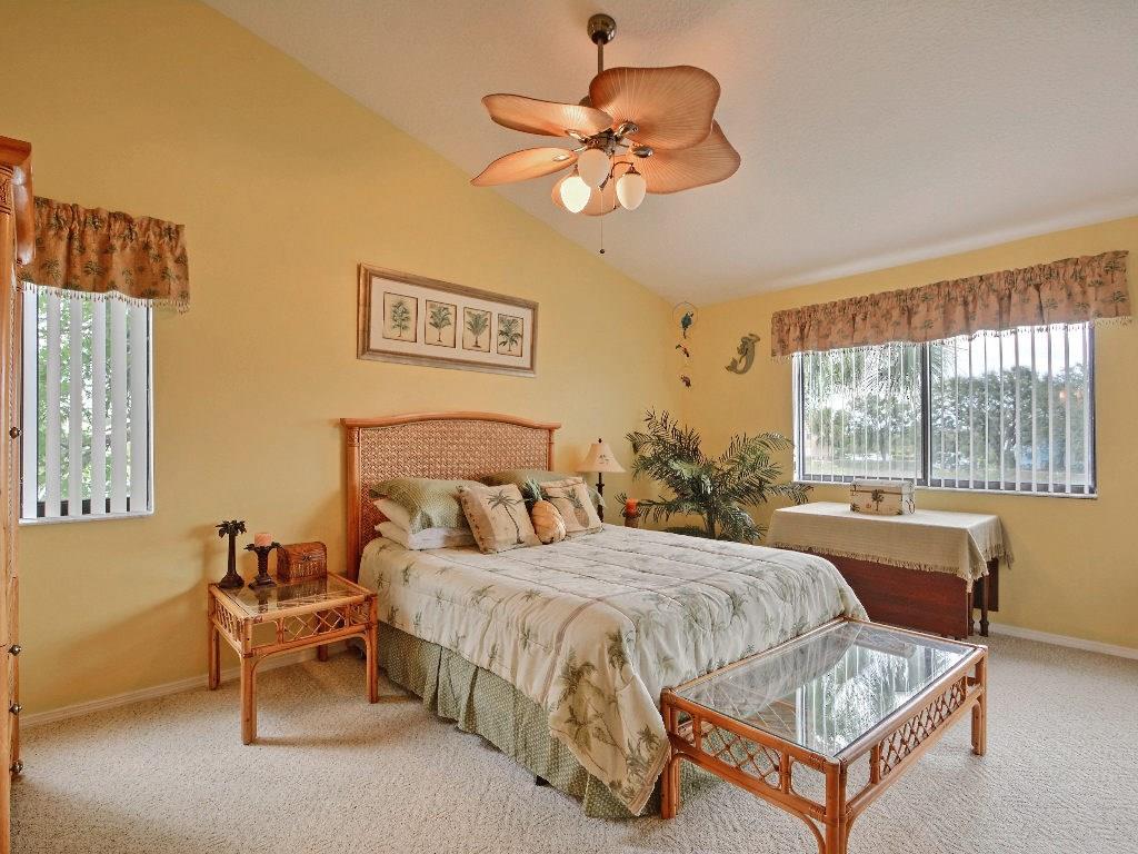 5720 Pelican Pointe Drive, Unit 3 Sebastian, FL 32958 - Photo 10 of 32