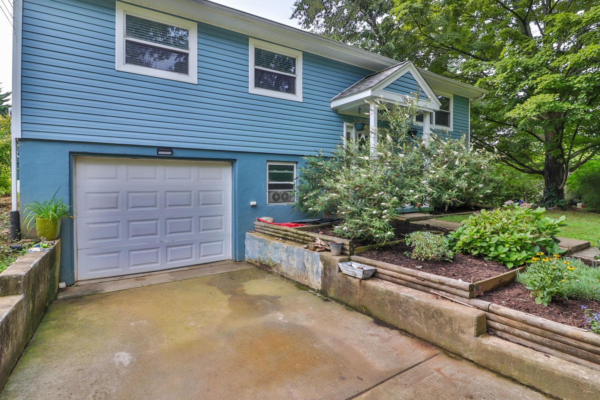 7624 Nubbin Ridge Road Knoxville, TN 37919 - Photo 2 of 29 Gallery Image 2