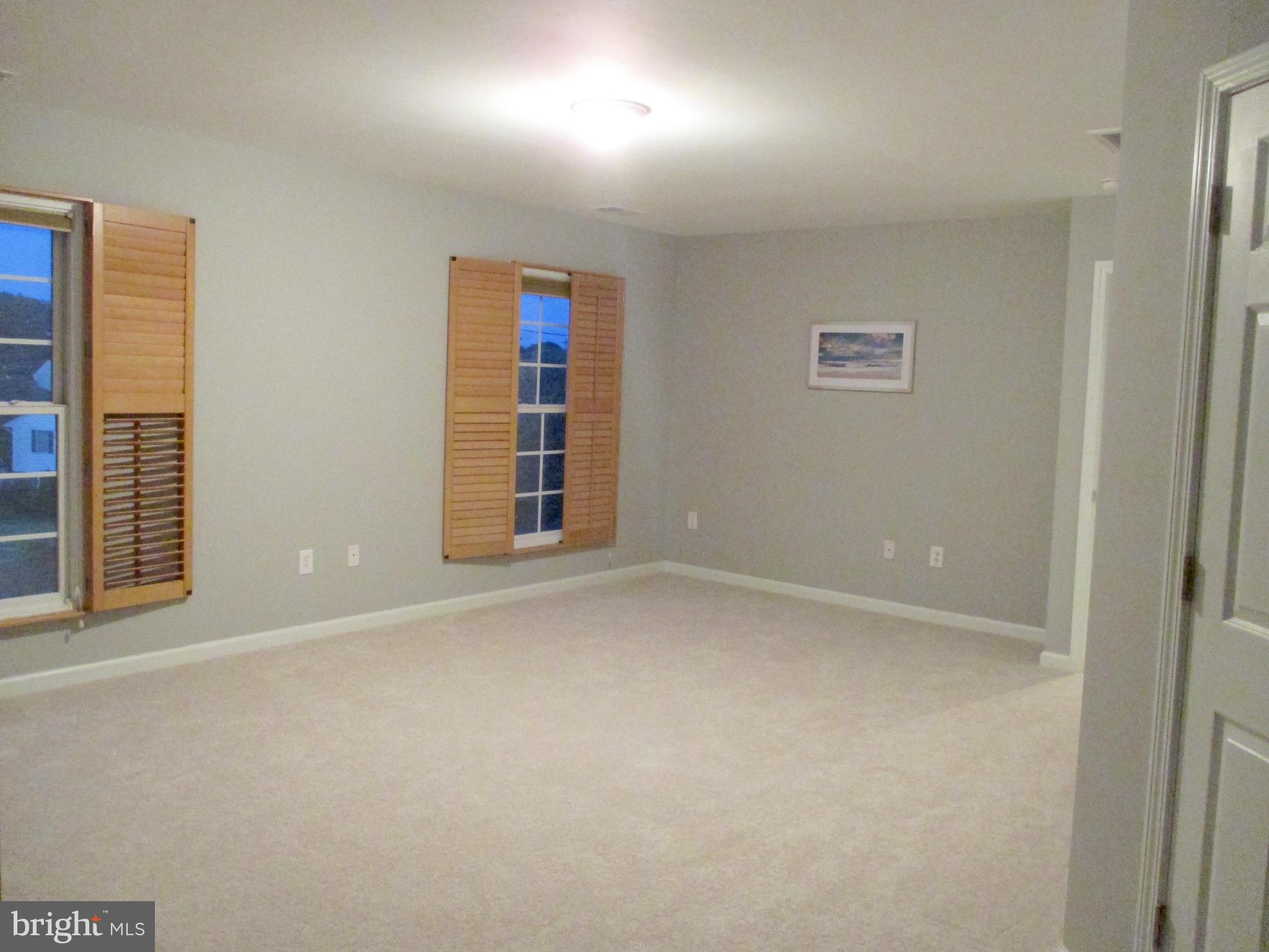 6300 Lincolnia Road Alexandria, VA 22312 - Photo 15 of 30 an empty room with windows