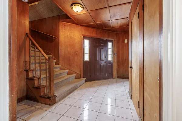 $595,000 | 206 Bonnie Brae Avenue, Elmhurst, IL 60126