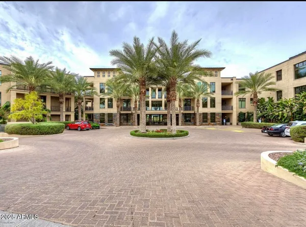 $8,000 | 8 Biltmore Estate, Unit 112, Phoenix, AZ 85016