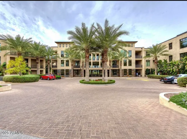 $7,000 | 8 Biltmore Estate, Unit 112, Phoenix, AZ 85016