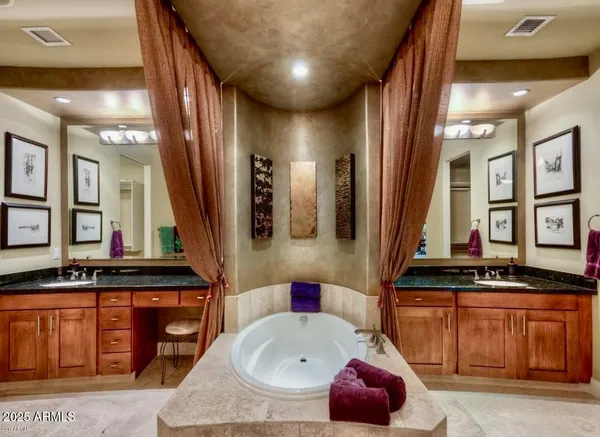 $7,000 | 8 Biltmore Estate, Unit 112, Phoenix, AZ 85016