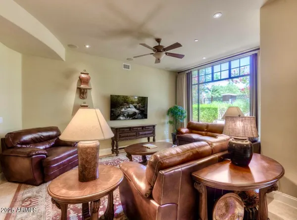 $8,000 | 8 Biltmore Estate, Unit 112, Phoenix, AZ 85016