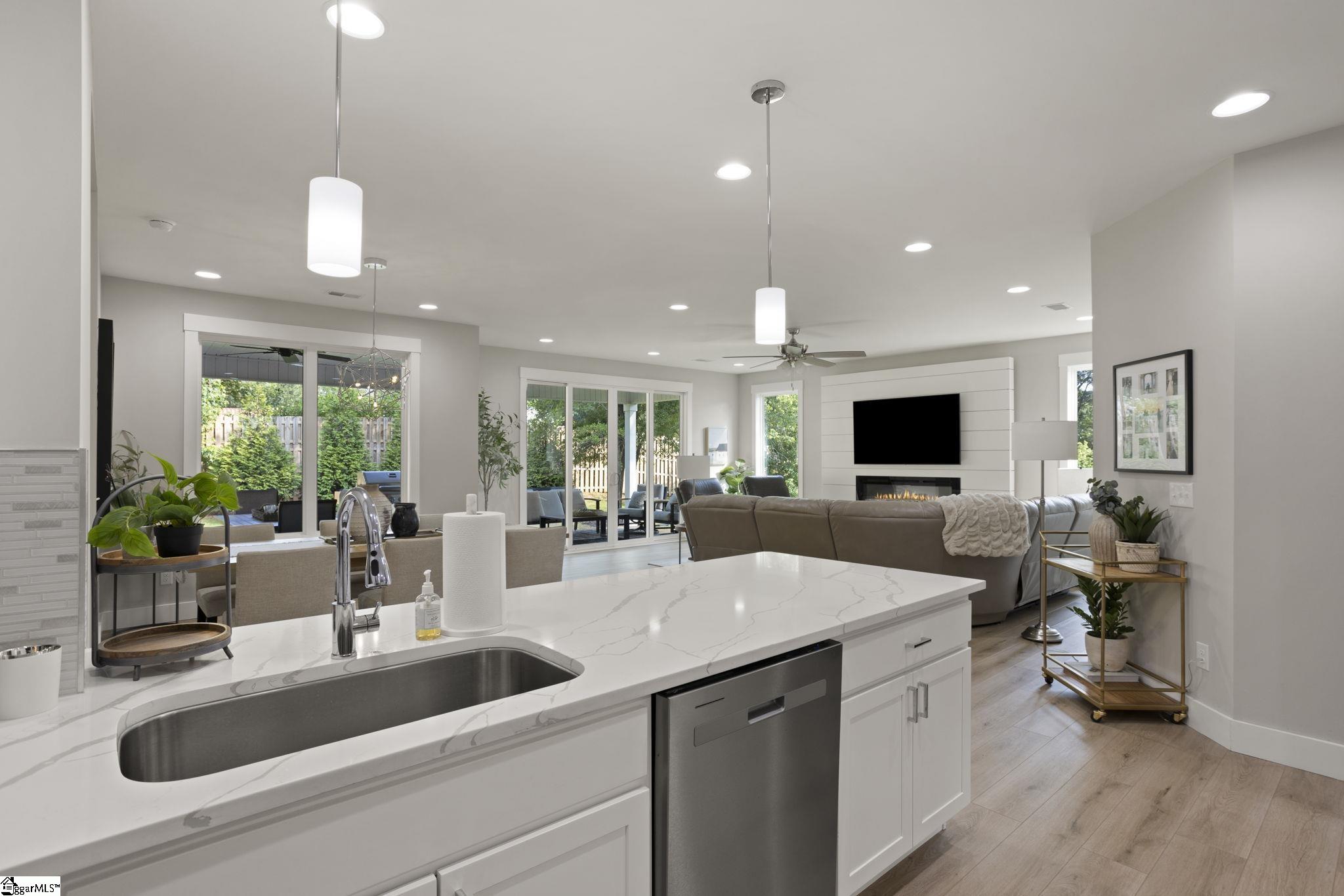 240 East Darby Road Taylors, SC 29687 - Photo 8 of 32