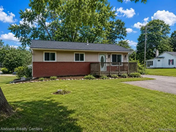 $275,000 | 5611 Blackmoor Street, Commerce Township, MI 48382