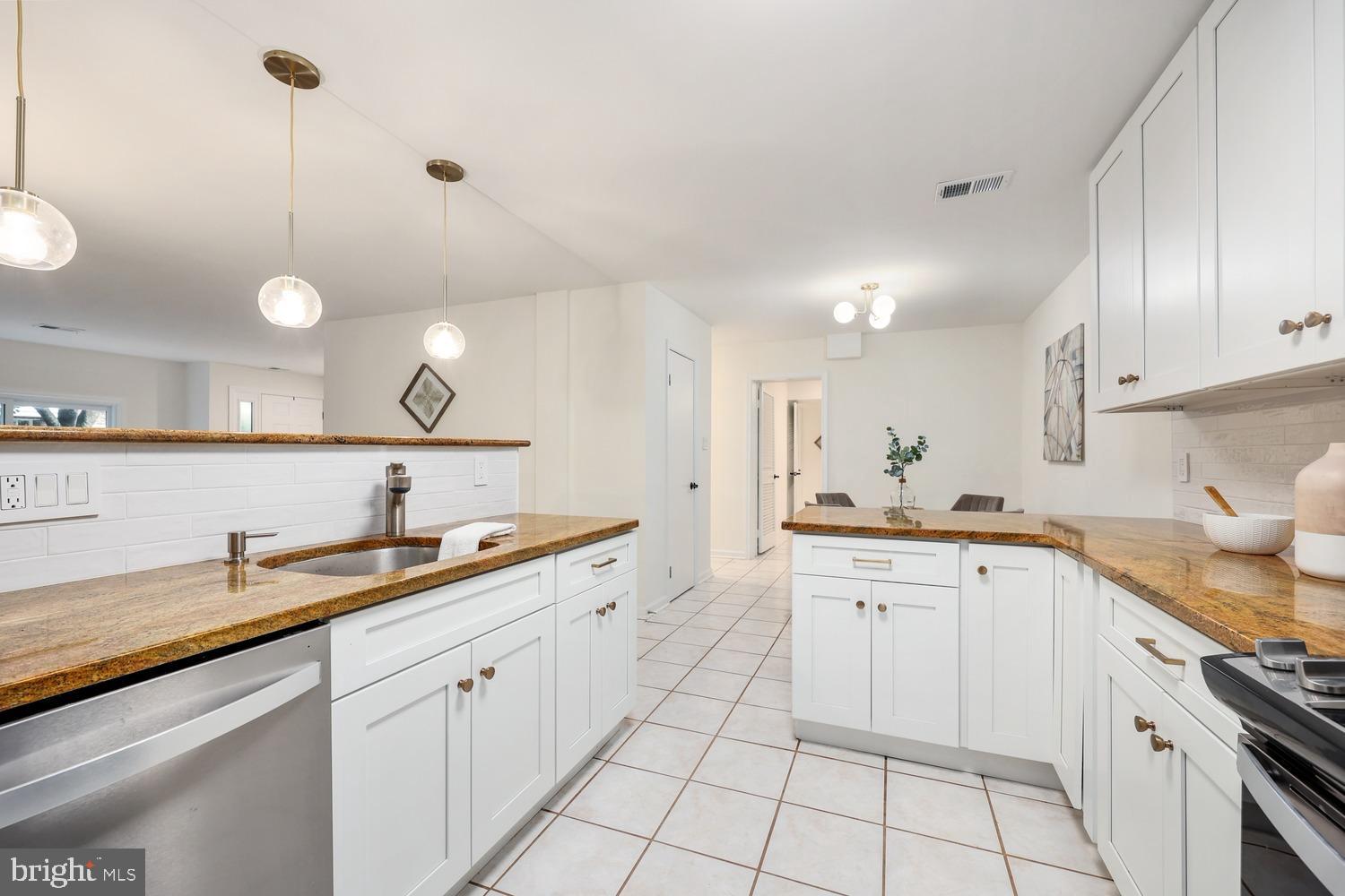 3820 Persimmon Circle Fairfax, VA 22031 - Photo 12 of 30