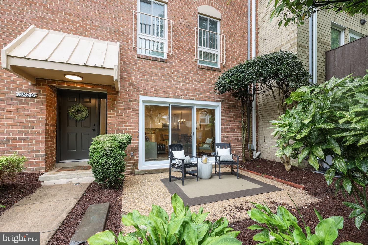 3820 Persimmon Circle Fairfax, VA 22031 - Photo 2 of 30