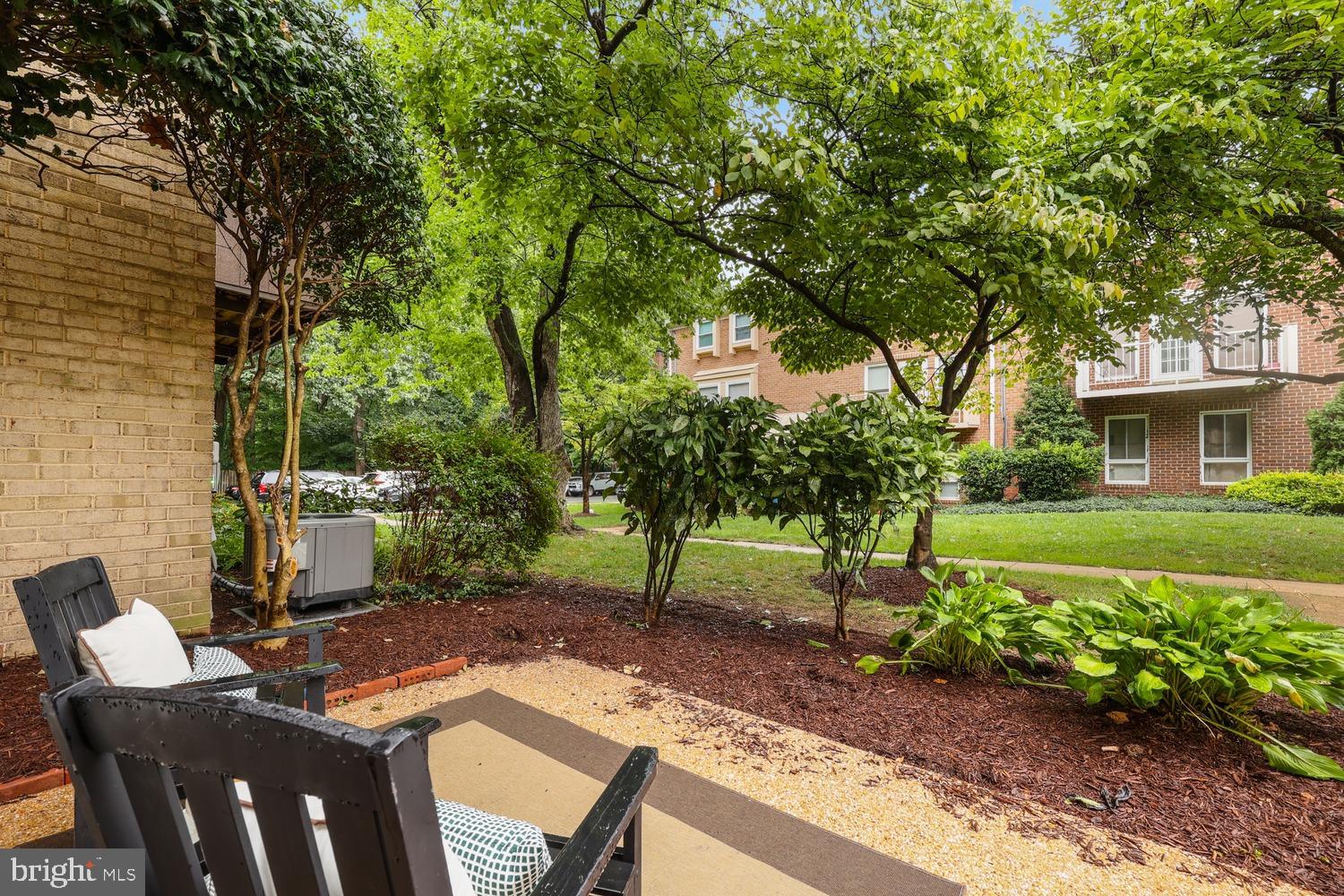 3820 Persimmon Circle Fairfax, VA 22031 - Photo 3 of 30