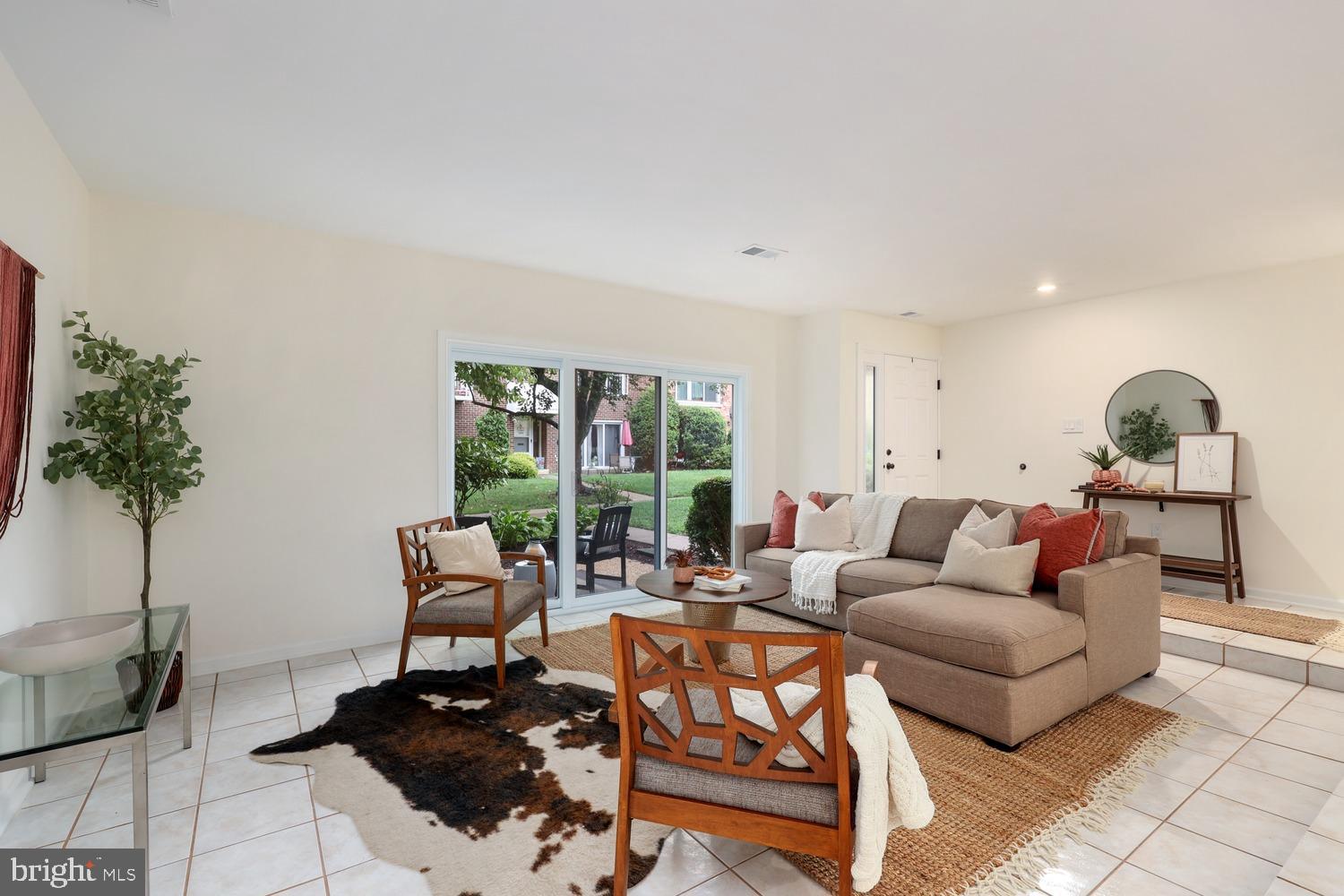 3820 Persimmon Circle Fairfax, VA 22031 - Photo 5 of 30