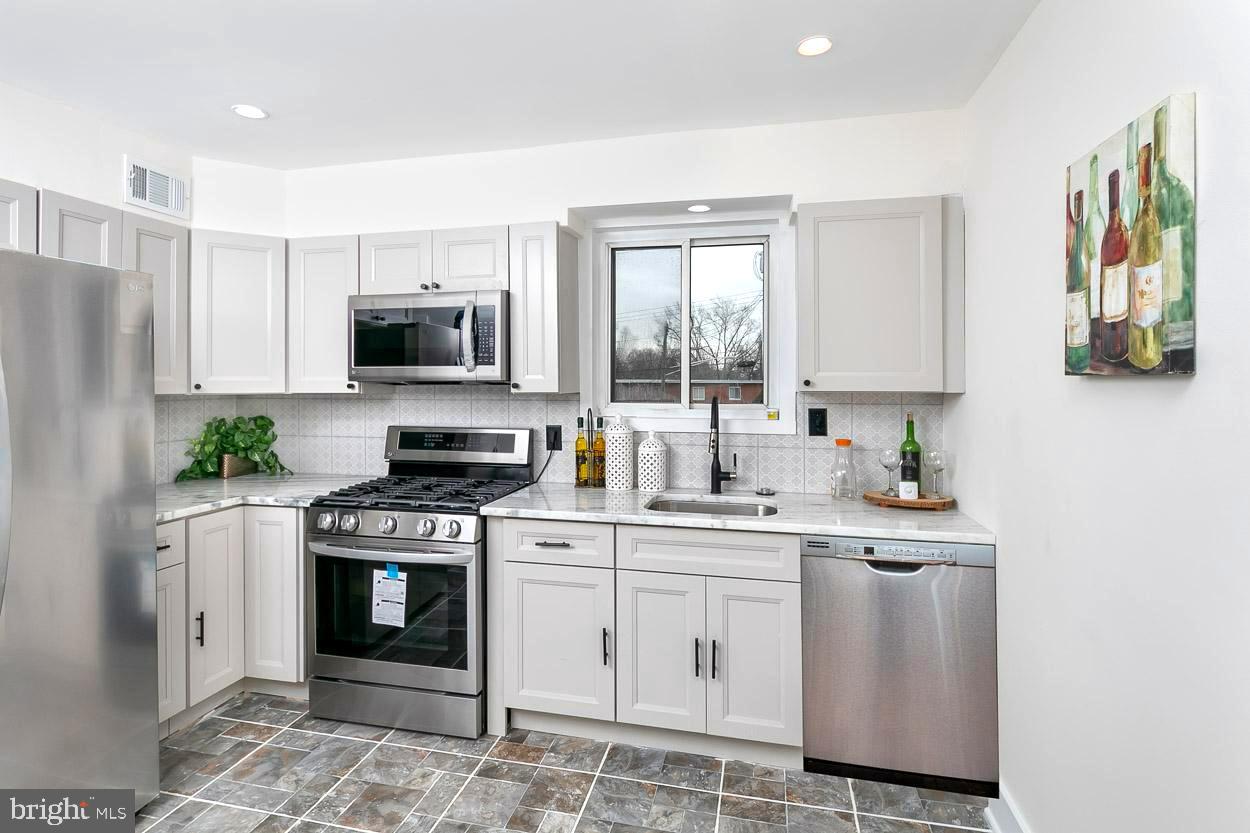 4239 Bonner Road Baltimore, MD 21216 - Photo 6 of 15 Gallery Image 6