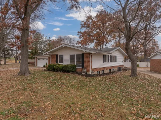 $289,900 | 3095 Harness Drive, Florissant, MO 63033