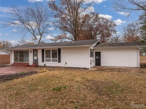 $289,900 | 3095 Harness Drive, Florissant, MO 63033