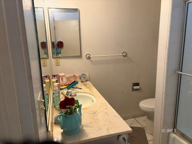 3572 Ranch View Lane Bishop, CA 93514 - Photo 7 of 15 Guest Bathroom