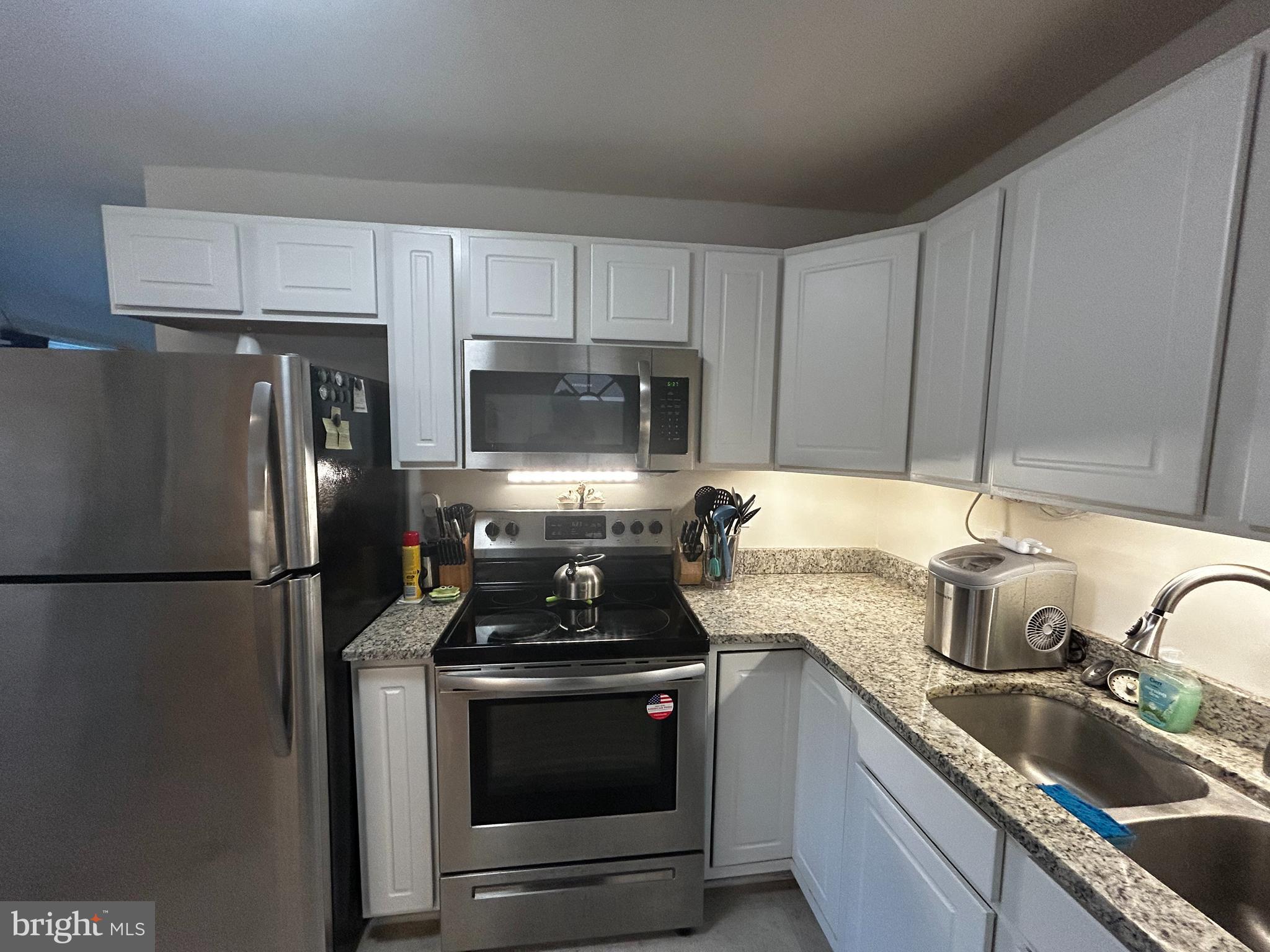 14442 Rixeyville Road Culpeper, VA 22701 - Photo 7 of 24 Kitchen with Stainless Steel Appliances
