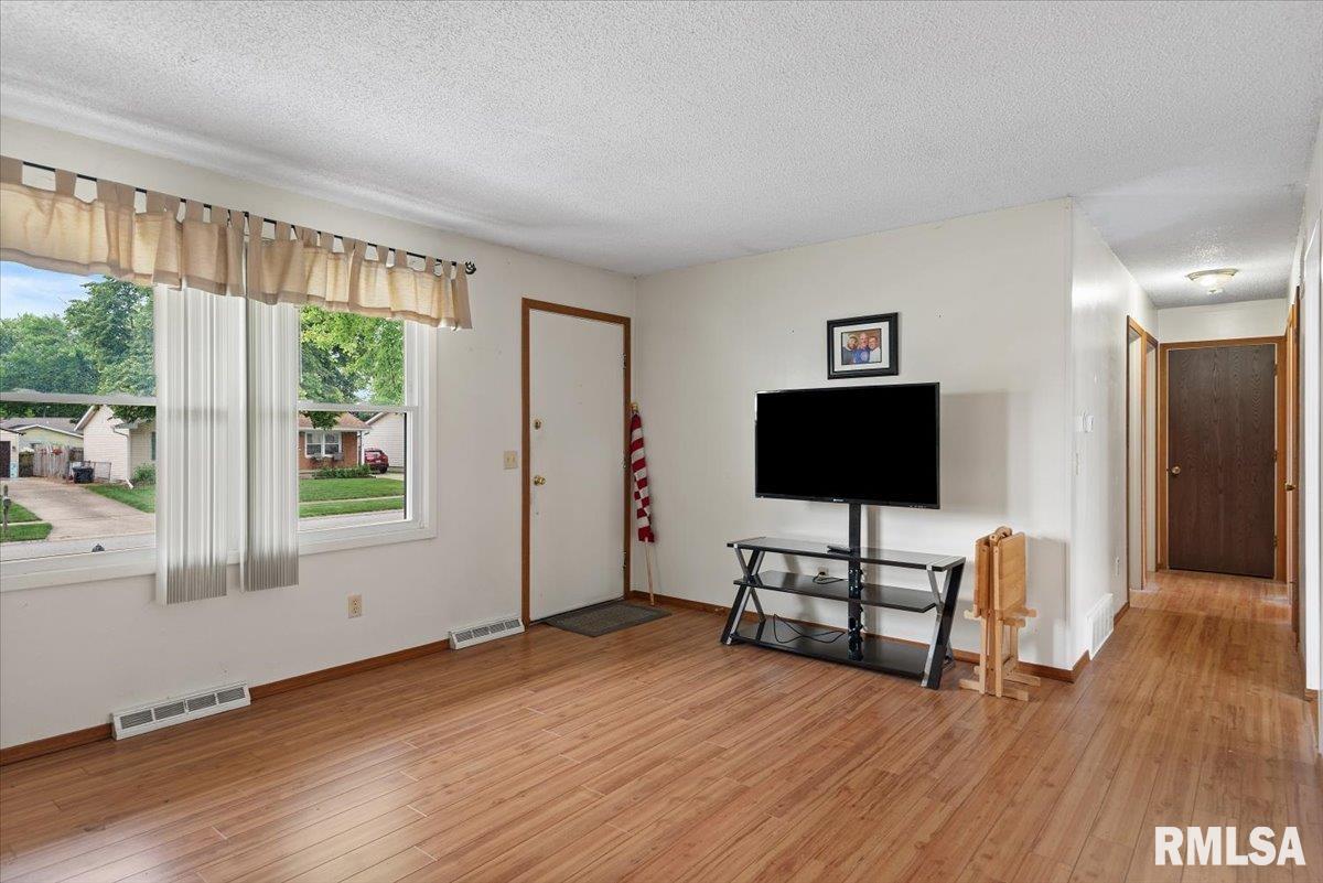 3018 Sandgate Road Springfield, IL 62702 - Photo 6 of 34
