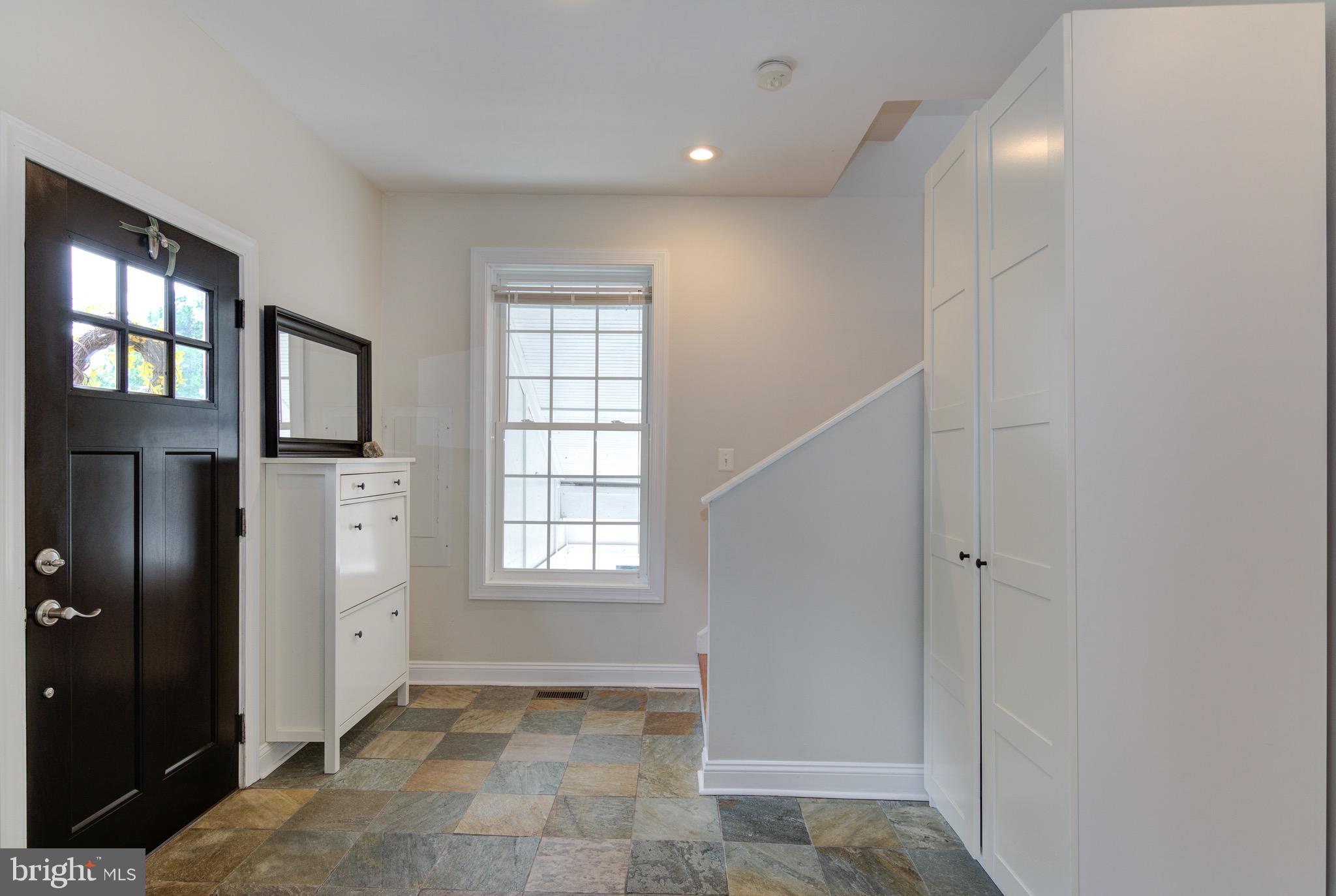 2905 Jennings Road Kensington, MD 20895 - Photo 15 of 52 Front door/foyer