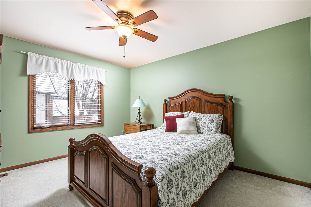 398 Cross Creek Boulevard Rochester, MI 48306 - Photo 21 of 42 50034531-20.JPG
