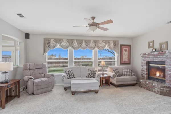 $894,300 | 2117 Vincent Avenue, Hughson, CA 95326